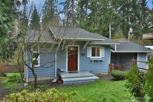 3654 Harper St, Clinton, WA, 98236-9208 | Card Image
