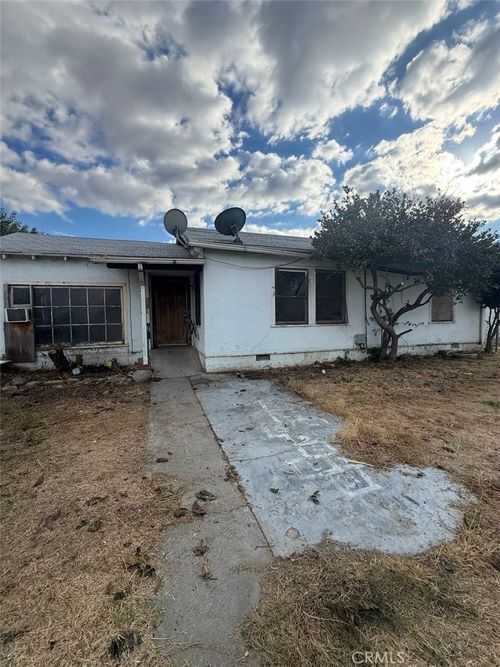 593 N 3rd St, Porterville, CA, 93257-2435 | Card Image