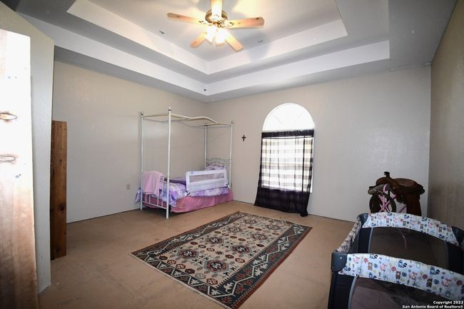8389 E Loop 1604 S, House other with 5 bedrooms, 5 bathrooms and null parking in Adkins TX | Image 38