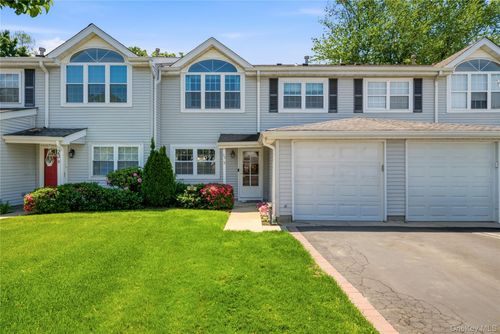22 Indian Trce, Kings Park, NY, 11754-3720 | Card Image