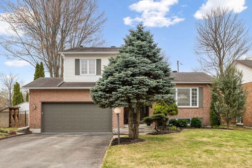 8 Rue Courtemanche, Gatineau (Gatineau), QC, J8R2H7 | Card Image
