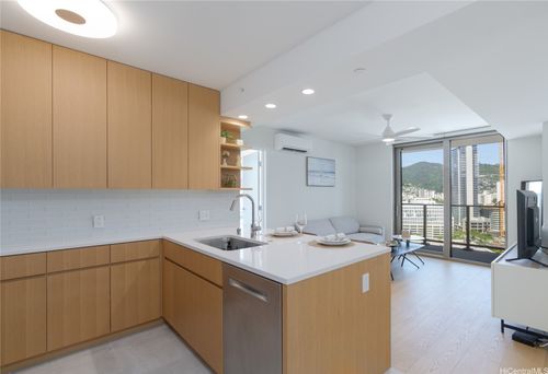 2011-1388 Kapiolani Blvd, Honolulu, HI, 96814-3620 | Card Image