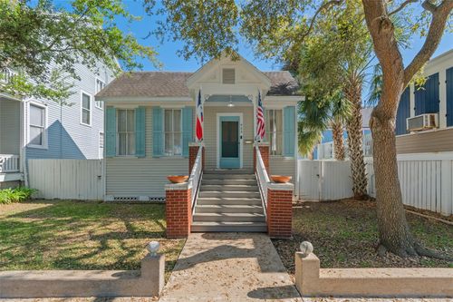 923 Church Street, Galveston, TX, 77550 | Card Image