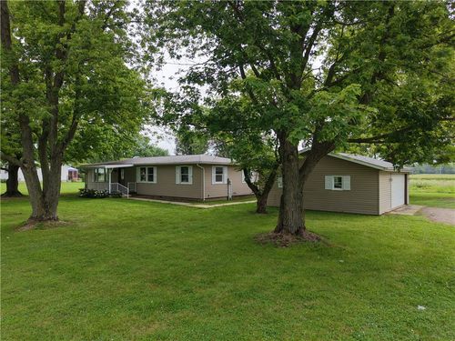 100 Dodson St, Pana, IL, 62557-6332 | Card Image