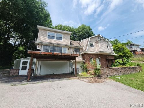 6 Castle Dr, Florissant, MO, 63034-1301 | Card Image