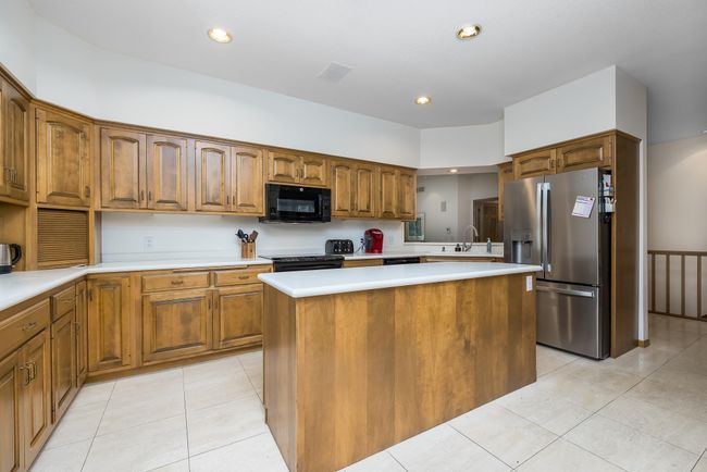 8991 Ferndale Ln, Townhouse with 2 bedrooms, 3 bathrooms and null parking in Eden Prairie MN | Image 7