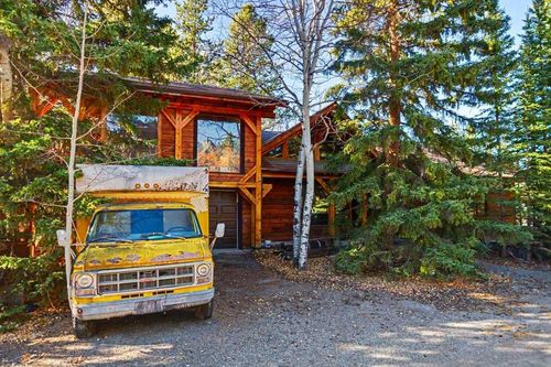 901 15 Street, Canmore, AB, T1W0A1 | Card Image