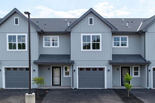 1072 W 20th Avenue, OSHKOSH, WI, 54902 | Card Image