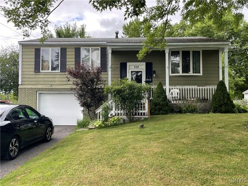 102 Cedarwood Blvd, Baldwinsville, NY, 13027-3106 | Card Image