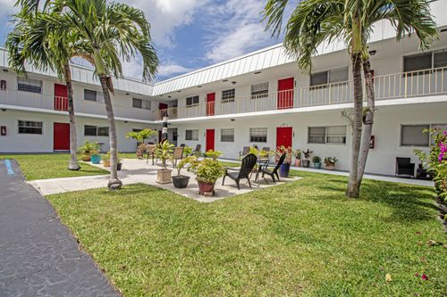 402 Lake Shore Dr, West Palm Beach, FL, 33403-3578 | Card Image