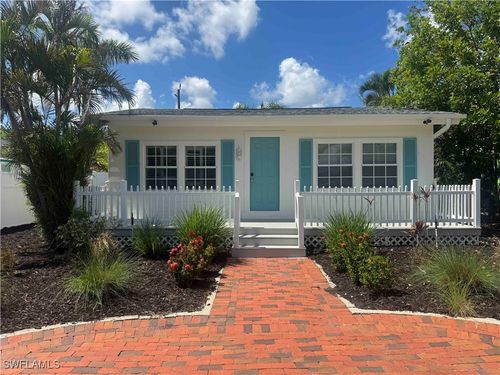 1012 Ridge St, NAPLES, FL, 34103-4222 | Card Image