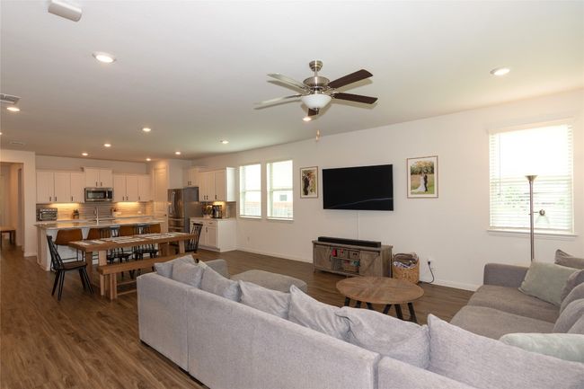 501 Sixpence Ln, House other with 3 bedrooms, 3 bathrooms and 4 parking in Georgetown TX | Image 13