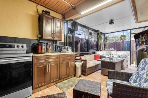 0-17026 Nw 66th Ct, Hialeah, FL, 33015-4639 | Card Image