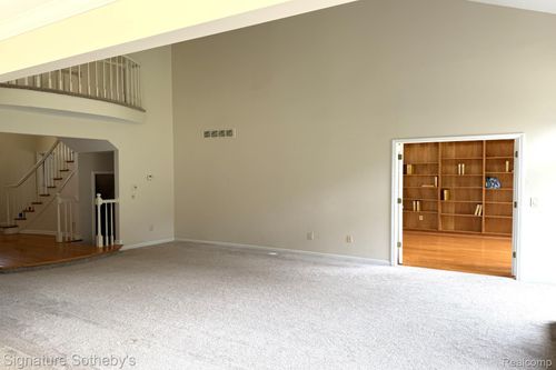 979 Emerson Dr, Troy, MI, 48084-1691 | Card Image