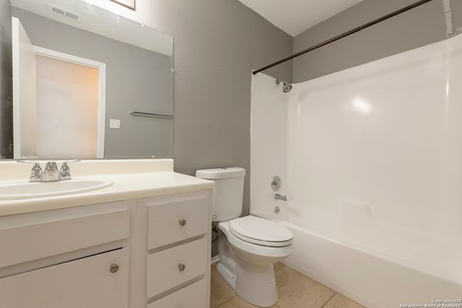 APT-101 - 100 Lorenz Rd, Townhouse with 2 bedrooms, 3 bathrooms and null parking in San Antonio TX | Image 14