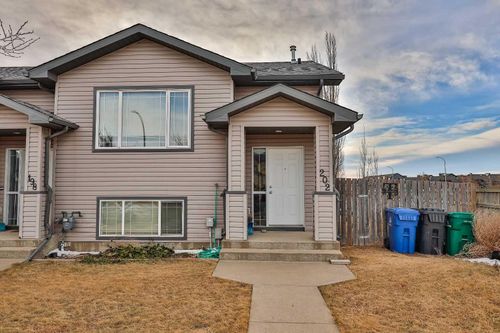202 Blackfoot Blvd W, Lethbridge, AB, T1K7Z2 | Card Image