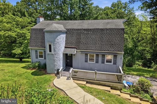 32 Beck Rd, COATESVILLE, PA, 19320-4409 | Card Image