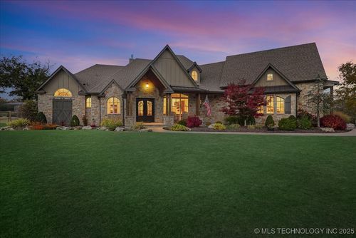 9602 N Memorial Dr, Owasso, OK, 74055-6763 | Card Image