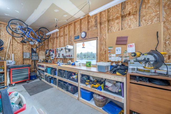 Garage and shop | Image 31