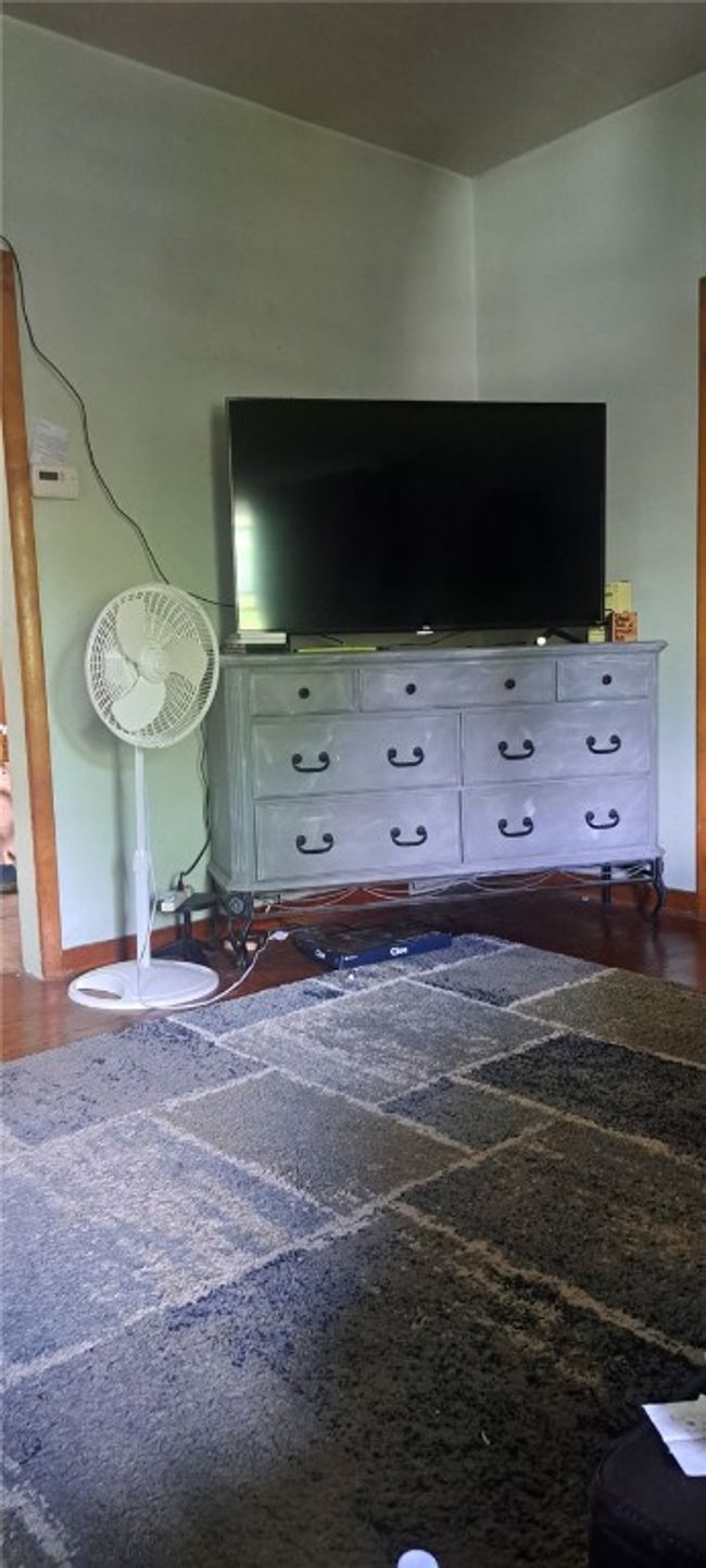 1017 Virginia St, House other with 4 bedrooms, 2 bathrooms and 3 parking in Jeannette PA | Image 10
