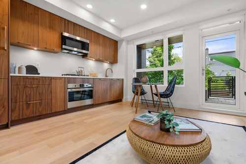 106-2550 Garden Dr, Vancouver, BC, V5N4X6 | Card Image