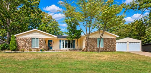 39 Arcadia Cir, Bryant, AR, 72022-3101 | Card Image