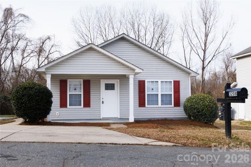 3208 Lasalle St, Charlotte, NC, 28216-4902 | Card Image