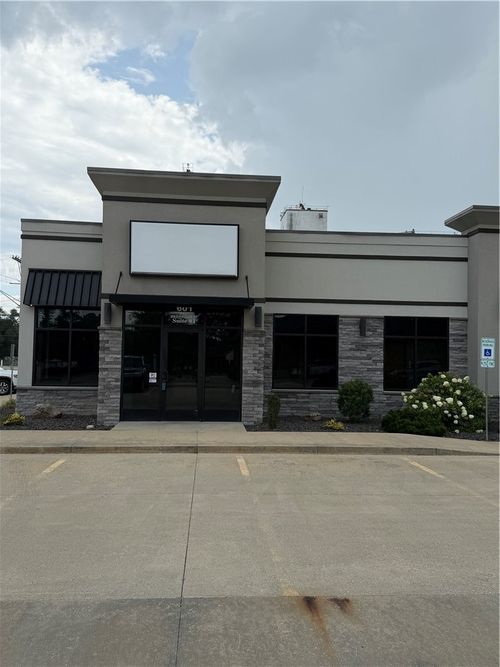 601 W Washington St, Newton, IL, 62448-1264 | Card Image