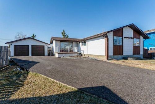 708 Bankview Close, Drumheller, AB, T0J0Y6 | Card Image