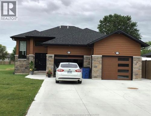 b-6 Helen, Tilbury, ON, N0P2L0 | Card Image