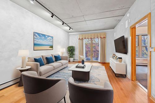 apt-202-212 N 1st St, Minneapolis, MN, 55401-1556 | Card Image