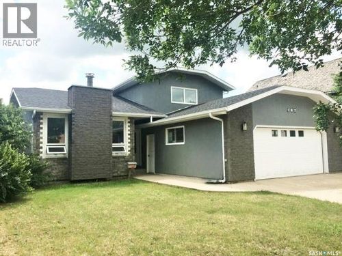 787 Brimacombe Dr, Weyburn, SK, S4H2P7 | Card Image