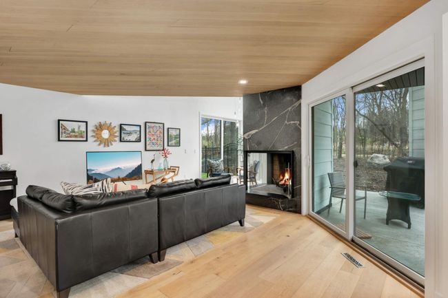 2 sided fireplace | Image 10
