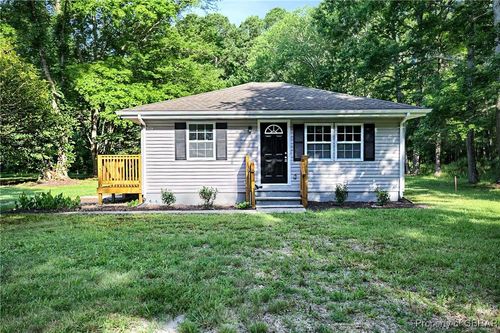 830 Glebe Rd, Mathews, VA, 23109-2323 | Card Image