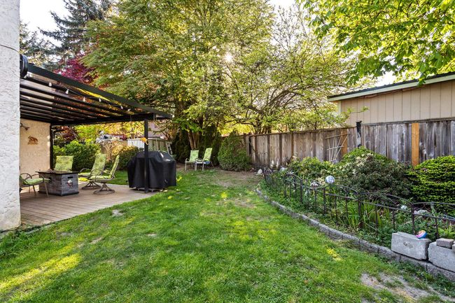 1049 Cornwall Dr, Home with 3 bedrooms, 3 bathrooms and 3 parking in Port Coquitlam BC | Image 28