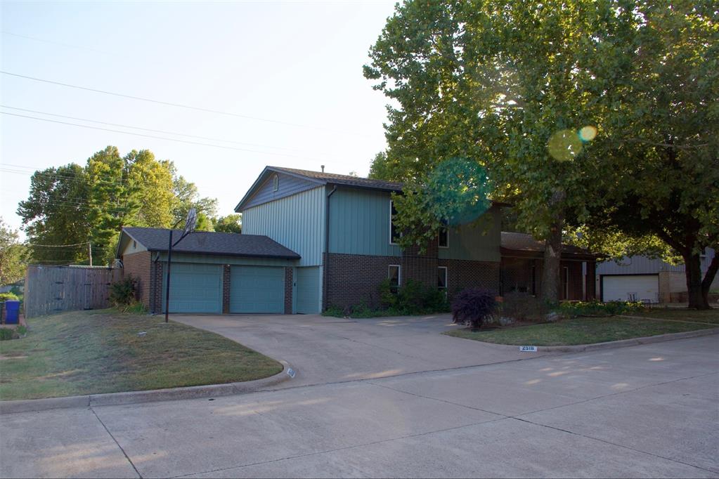 Beaurue Dr, Norman, OK 73069
