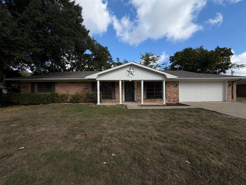 203 Frost Creek Ave, Groesbeck, TX, 76642-4906 | Card Image