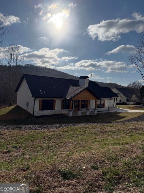 270 Meadow Crest Dr, Cleveland, GA, 30528-1709 | Card Image