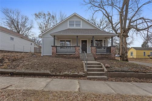 1102 Corby Street, St Joseph, MO, 64501 | Card Image