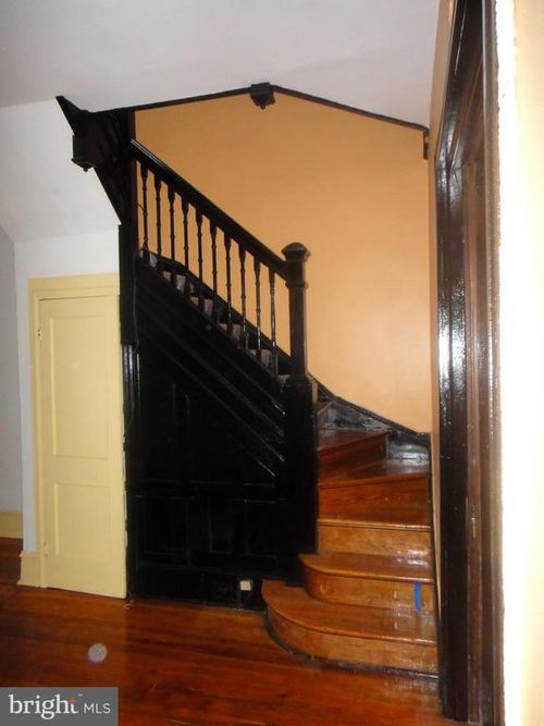224 E 25th St, BALTIMORE, MD, 21218-5218 | Card Image