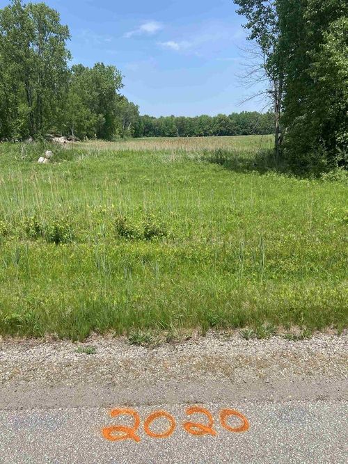 1980 Lost Trail, SUAMICO, WI, 54313 | Card Image