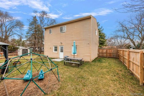 3570 Emmons Ave, Rochester Hills, MI, 48307-5620 | Card Image