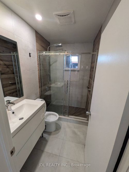 345 Centre St E, Richmond Hill, ON, L4C1B3 | Card Image