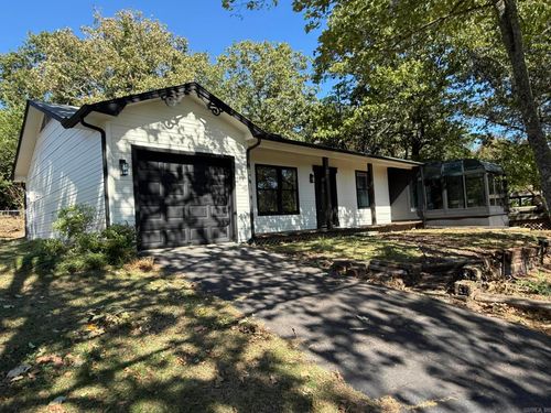 24 Deer Run Dr, Conway, AR, 72032-8504 | Card Image