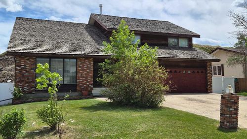 201 Huntington Pk, Drumheller, AB, T0J0Y6 | Card Image