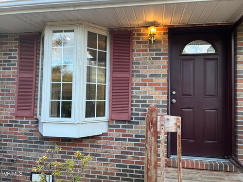 3-229 Taylor Ave, Elizabethton, TN, 37643-8020 | Card Image
