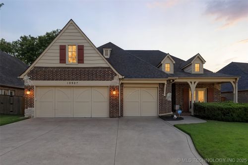10927 S 86th East Ave, Tulsa, OK, 74133-7227 | Card Image