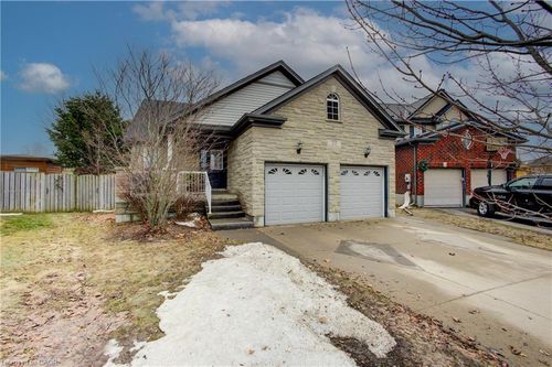 22 Mullin Dr, Guelph, ON, N1E0E1 | Card Image