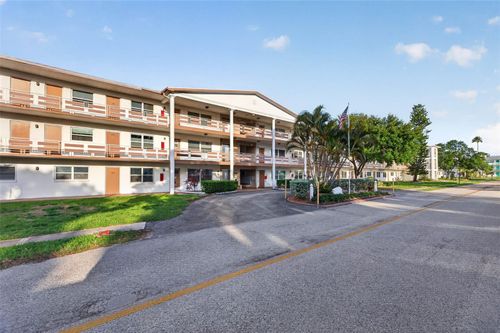 215-6015 19th St N, ST PETERSBURG, FL, 33714-1568 | Card Image