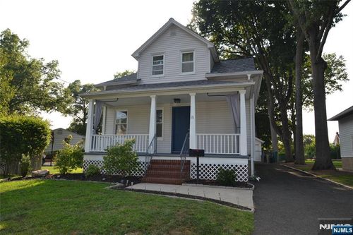 16 Brickell Ave, Westwood, NJ, 07675-2038 | Card Image